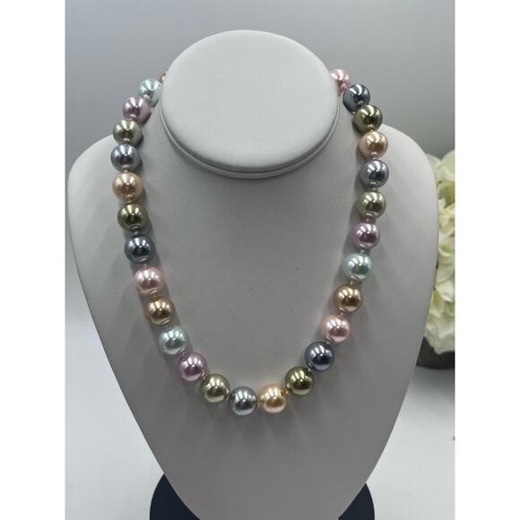 KJL Kenneth Jay Lane Inaugural 'First Lady' 2009 Simulated Pearl 18" Necklace - Picture 2 of 13